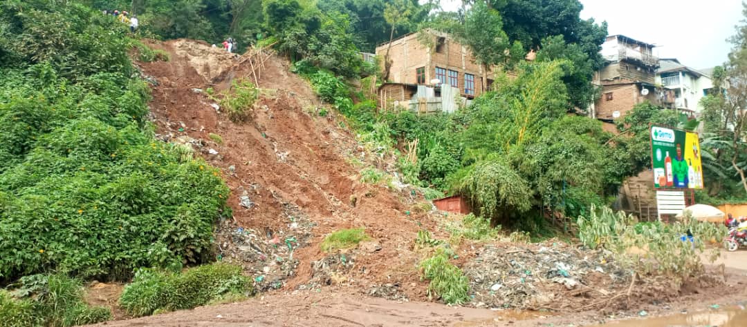 Sud-Kivu/catastrophe : Un tuyau de la REGIDESO menace deux routes dans la ville de Bukavu.