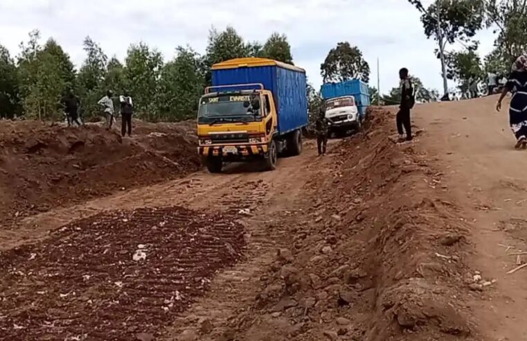 SUD-KIVU:Les travaux de la route de déviation à KAKENGE sur la RN5 vont bon train.