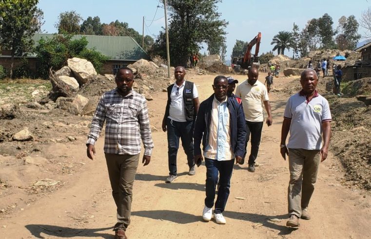 Sud-Kivu : Le ministre des travaux publics Gaston Cissa Wanumbe inspecte les travaux de l’Office des routes sur la RN2