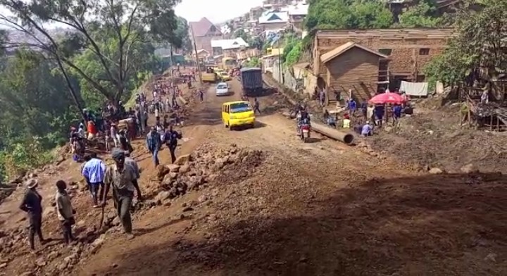 Bukavu : Des cris d’alarme surgissent au sujet de la route lycée wima – Karhale, récemment réhabilitée