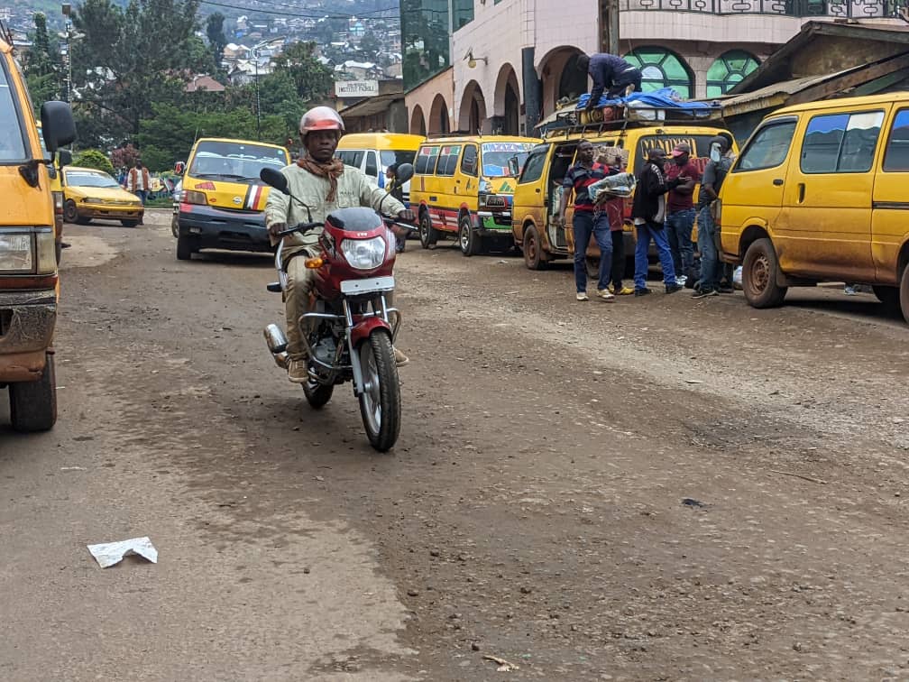 Bukavu : le parking de Burhale-Burhinyi sur la pente Carrefour expose les usagers aux accidents